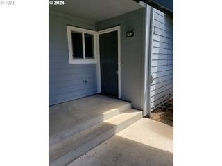 1040 Se COLUMBIA RIDGE Dr Se 2, Vancouver, WA 98664