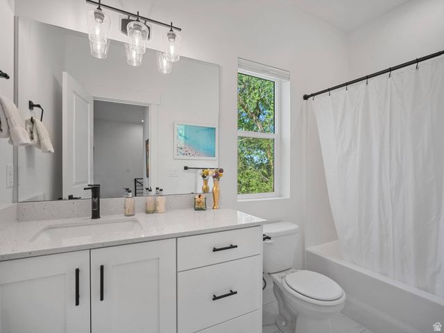 45 E VANTAGE DR, North Salt Lake, UT 84054