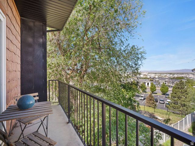 45 E VANTAGE DR, North Salt Lake, UT 84054