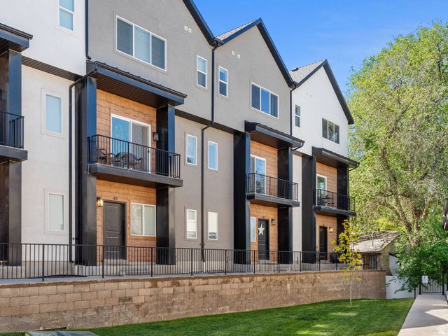45 E VANTAGE DR, North Salt Lake, UT 84054