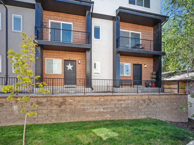 45 E VANTAGE DR, North Salt Lake, UT 84054