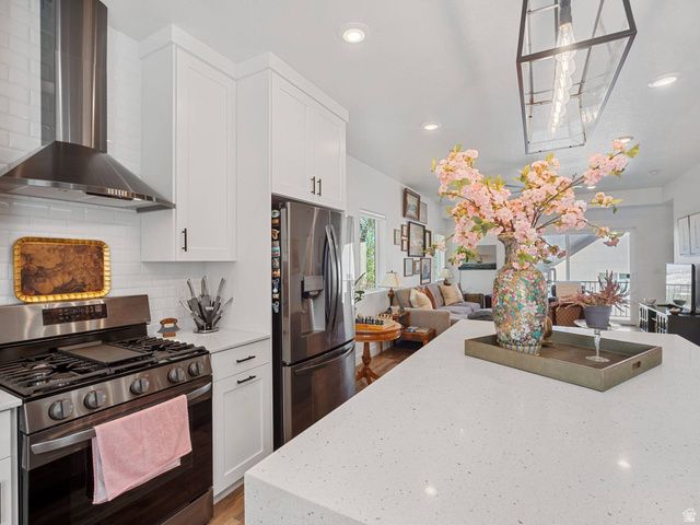 45 E VANTAGE DR, North Salt Lake, UT 84054