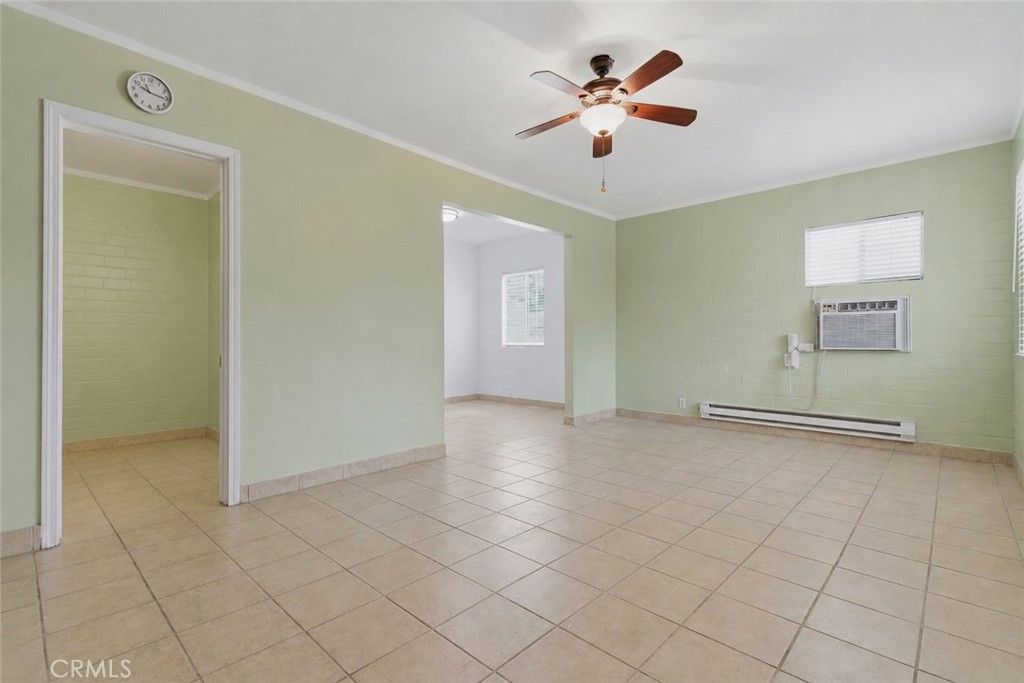 Image 11 of property listing at 8019 Hatillo, Winnetka, CA 91306