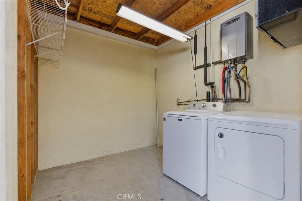 Image 15 of property listing at 8019 Hatillo, Winnetka, CA 91306