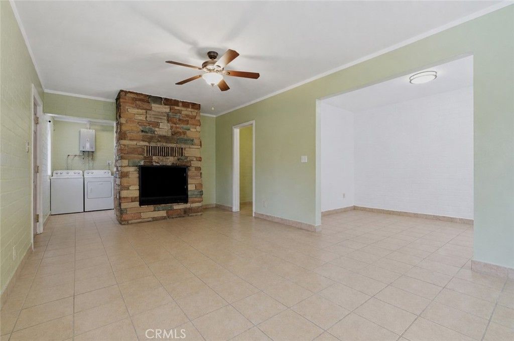 Image 17 of property listing at 8019 Hatillo, Winnetka, CA 91306