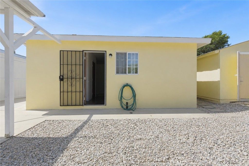 Image 19 of property listing at 8019 Hatillo, Winnetka, CA 91306