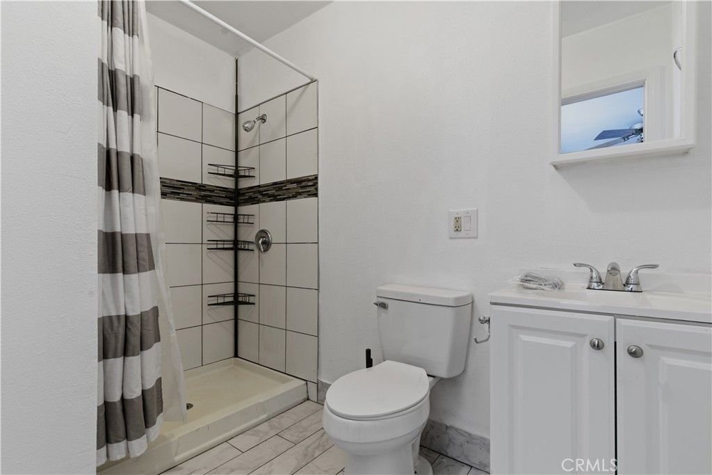 Image 22 of property listing at 8019 Hatillo, Winnetka, CA 91306