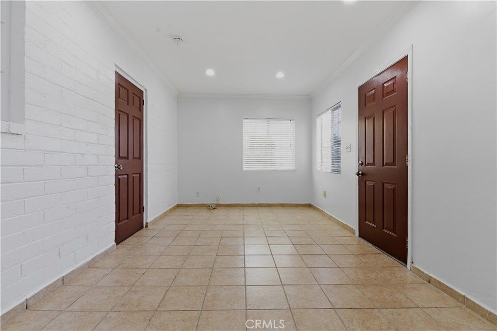 Image 26 of property listing at 8019 Hatillo, Winnetka, CA 91306
