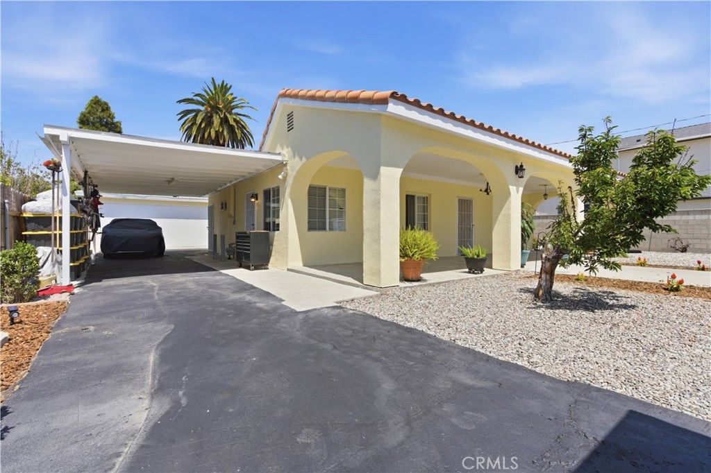 Image 30 of property listing at 8019 Hatillo, Winnetka, CA 91306