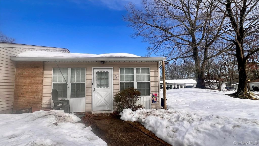 421 Weymouth Court D, Ridge, NY 11961