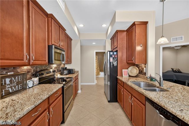 8541 Oakshade CIR 2, Fort Myers, FL 33919