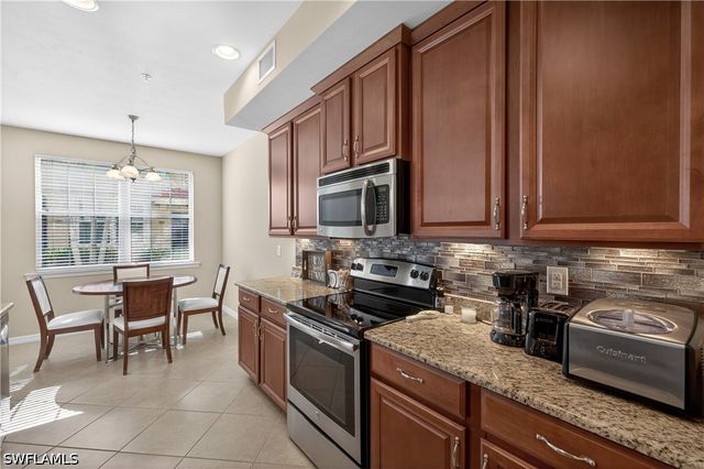 8541 Oakshade CIR 2, Fort Myers, FL 33919
