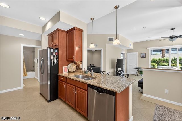 8541 Oakshade CIR 2, Fort Myers, FL 33919