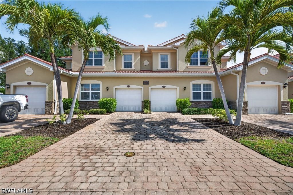 8541 Oakshade CIR 2, Fort Myers, FL 33919