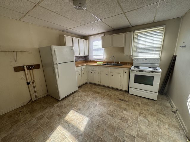 805 W 2nd St, Dickson, TN 37055