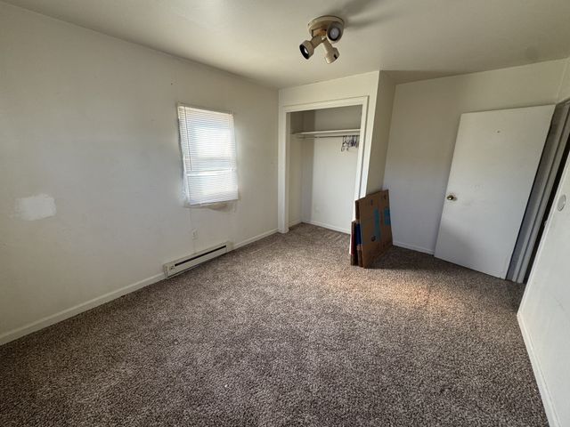 805 W 2nd St, Dickson, TN 37055