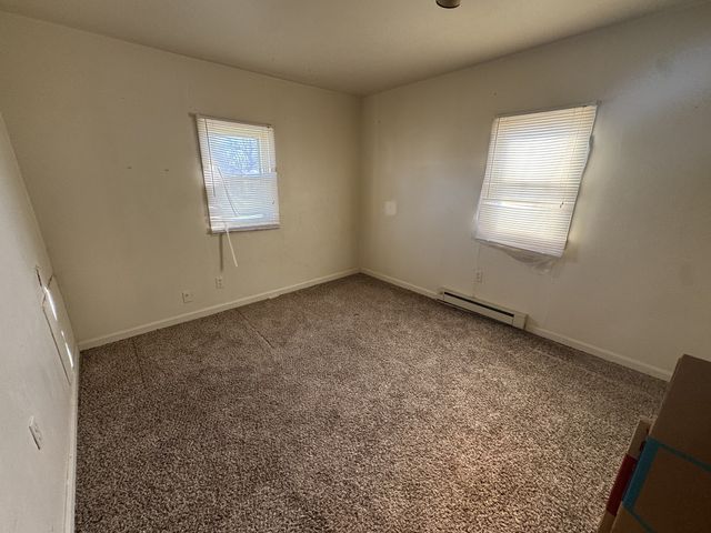 805 W 2nd St, Dickson, TN 37055