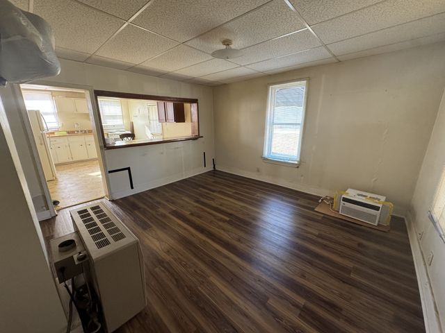 805 W 2nd St, Dickson, TN 37055