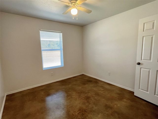 618 Thomas Street A, Bonham, TX 75418