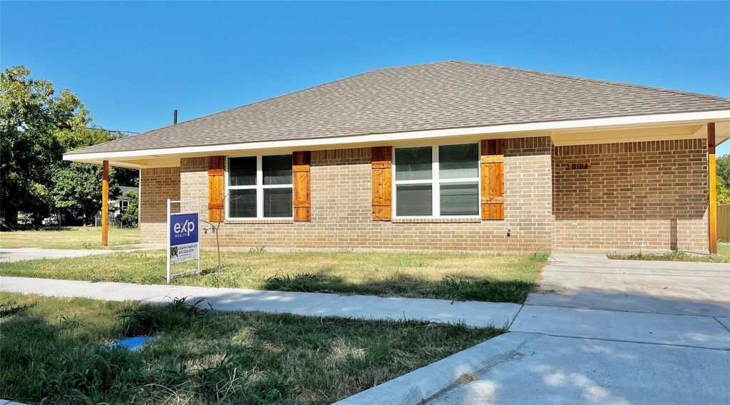 618 Thomas Street A, Bonham, TX 75418