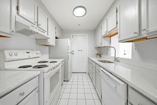 60-R Gibson St B1, Boston, MA 02122