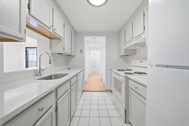 60-R Gibson St B1, Boston, MA 02122