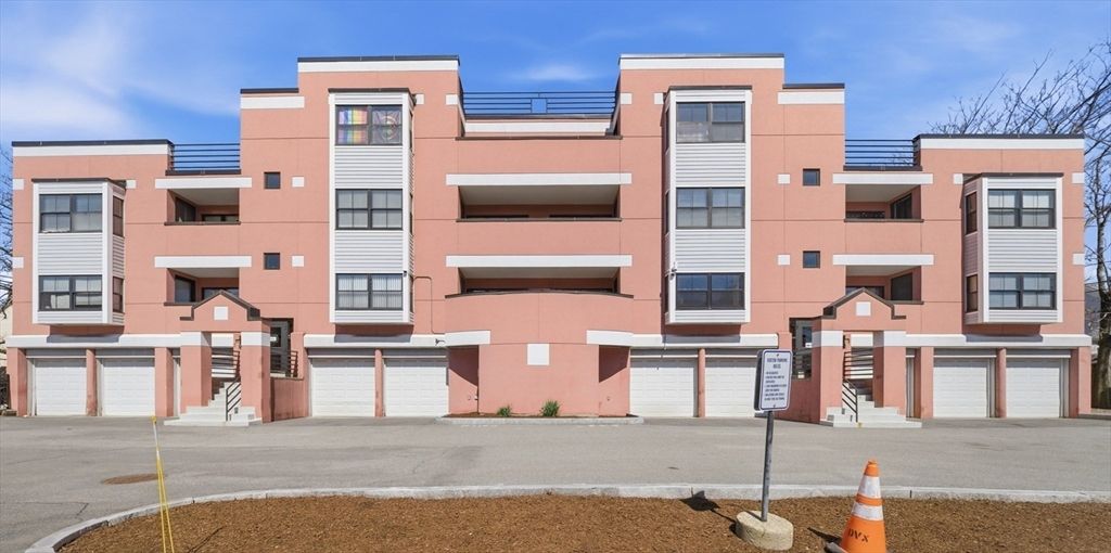 60-R Gibson St B1, Boston, MA 02122