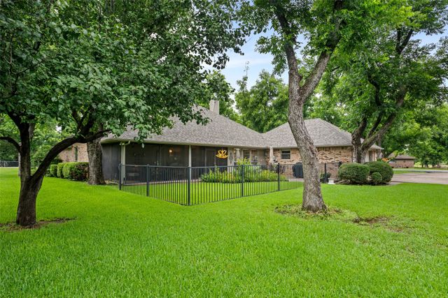 9426 S Longwood Drive, Granbury, TX 76049