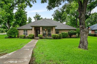 9426 S Longwood Drive, Granbury, TX 76049