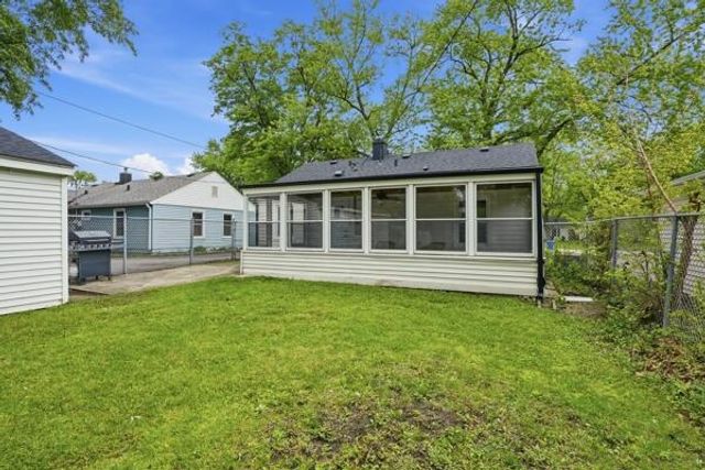 323 S Pettibone Street, Crown Point, IN 46307