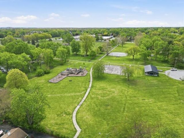 323 S Pettibone Street, Crown Point, IN 46307