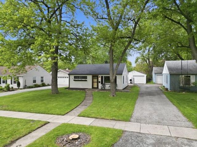 323 S Pettibone Street, Crown Point, IN 46307