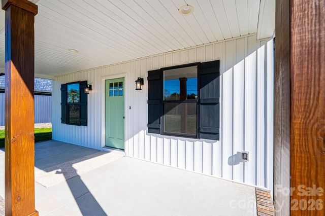 200 N Center Street, Hildebran, NC 28637