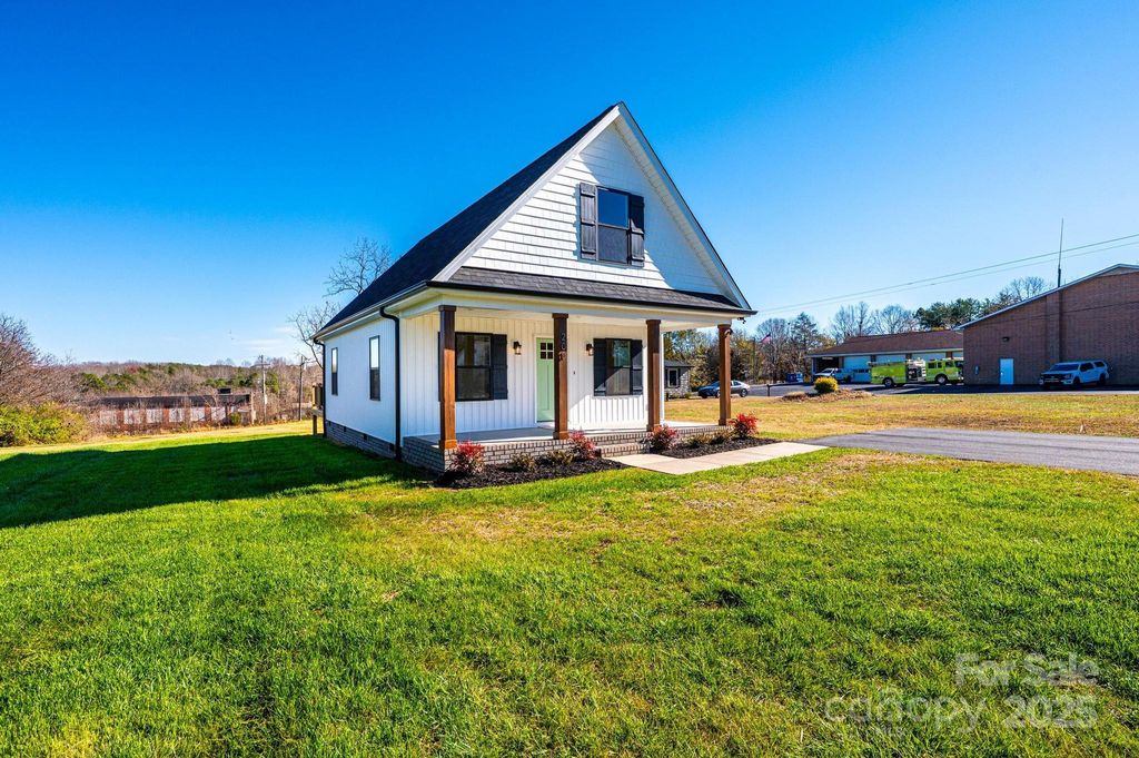 200 N Center Street, Hildebran, NC 28637