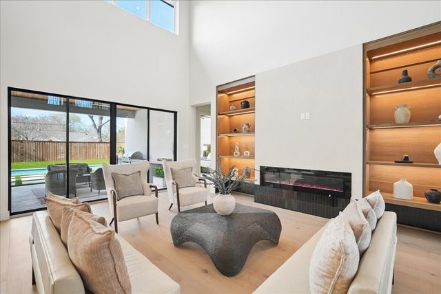 6471 Trammel Drive, Dallas, TX 75214
