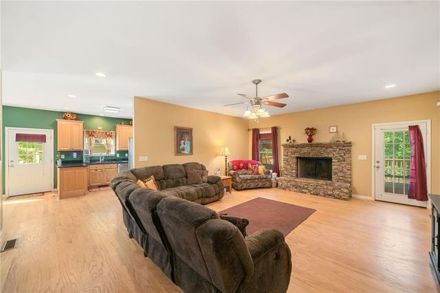 194 Deerfield Drive, Dahlonega, GA 30533