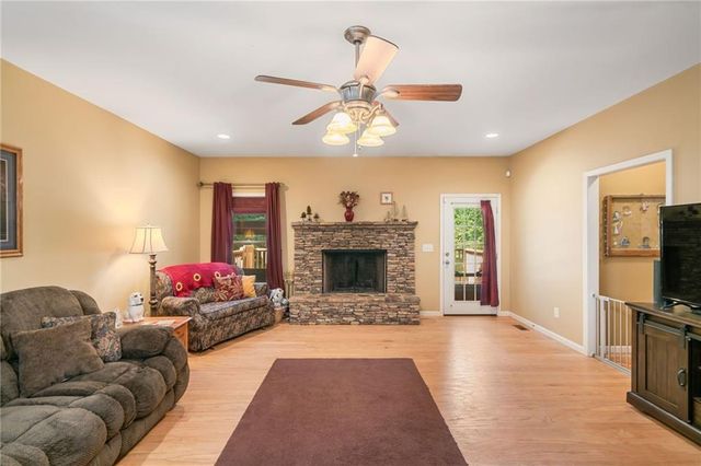 194 Deerfield Drive, Dahlonega, GA 30533