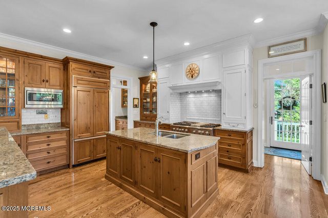 17 Bingham Avenue, Rumson, NJ 07760