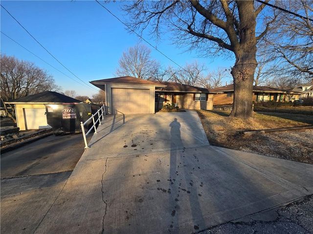 2806 N River Boulevard, Independence, MO 64050