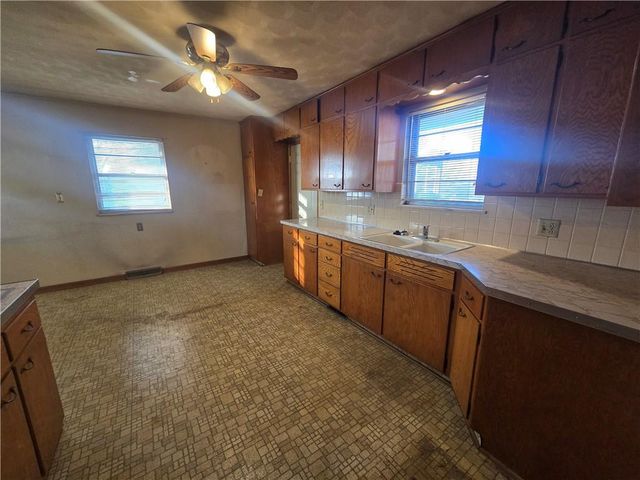 2806 N River Boulevard, Independence, MO 64050