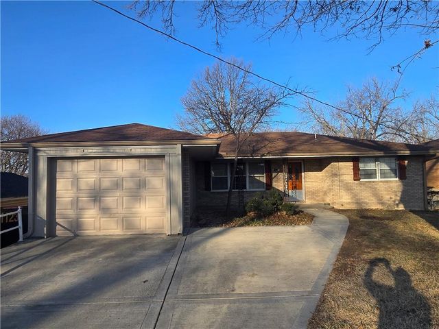 2806 N River Boulevard, Independence, MO 64050