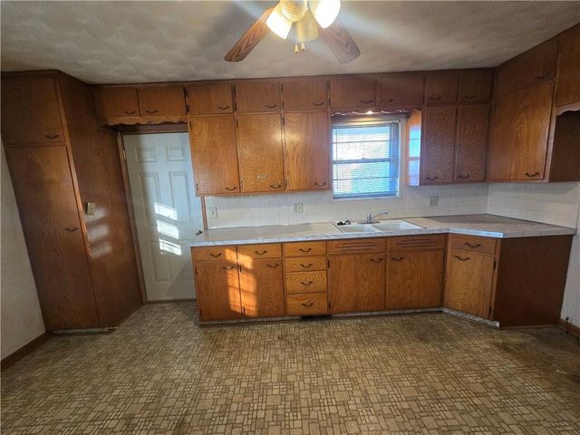 2806 N River Boulevard, Independence, MO 64050