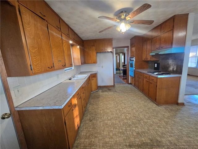 2806 N River Boulevard, Independence, MO 64050