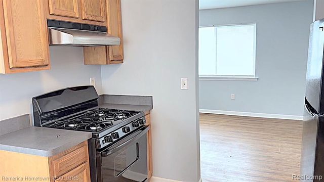 31905 Saginaw Court, Westland, MI 48186