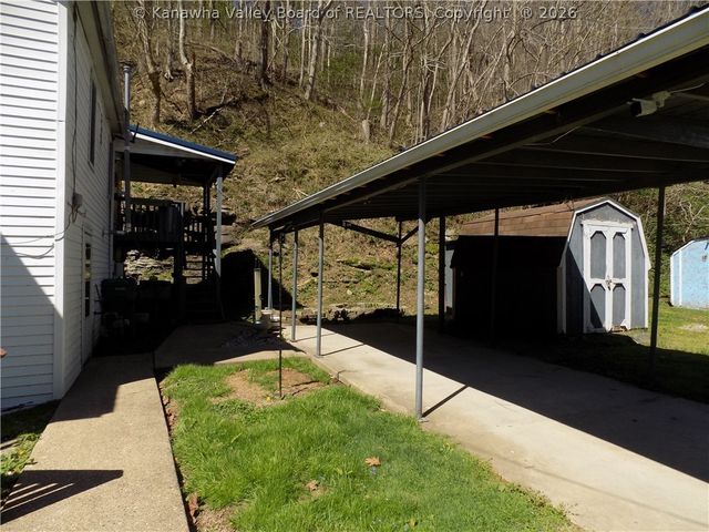 1823 Witcher Road, Belle, WV 25015