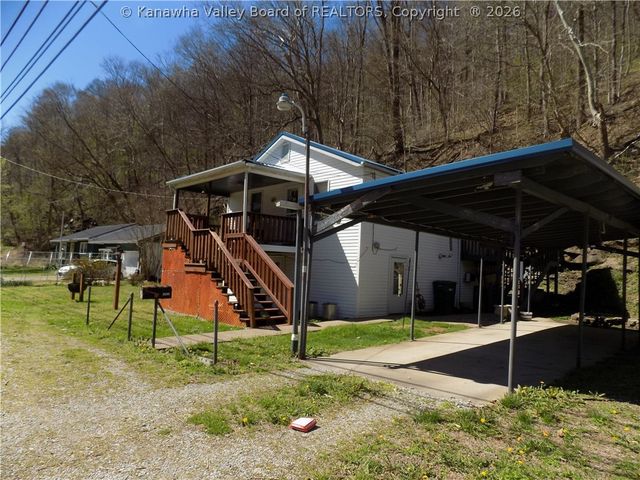 1823 Witcher Road, Belle, WV 25015