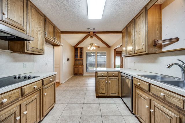 2516 Copper Creek Lane, Carrollton, TX 75006