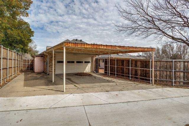 2516 Copper Creek Lane, Carrollton, TX 75006