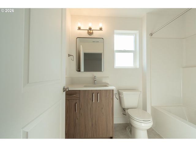 2430 Sw 5TH Pl, Battle Ground, WA 98604