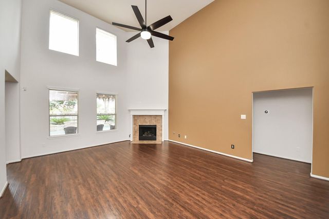 704 White Oak Pointe, League City, TX 77573